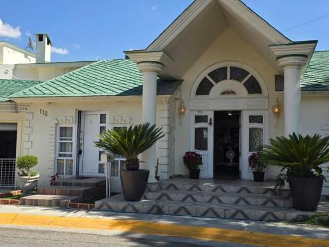 CASA EN VENTA CLUB DE GOLF AMPLIO TERRENO HERMOSA VISTA AL LAGO