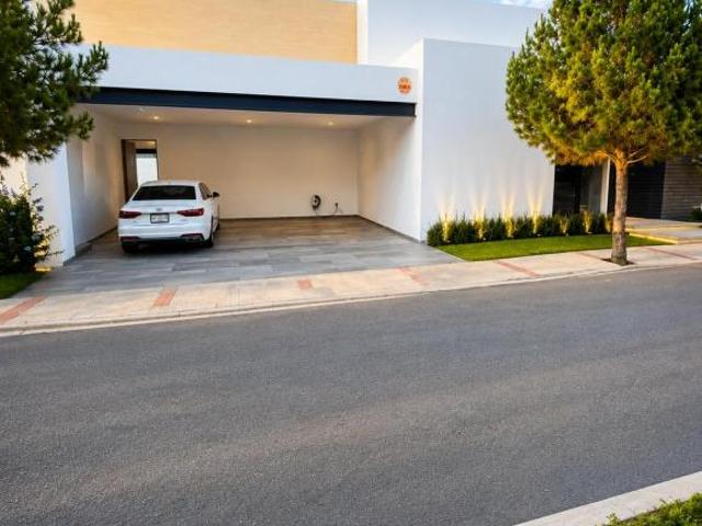Casa en Venta Club de Golf La Loma