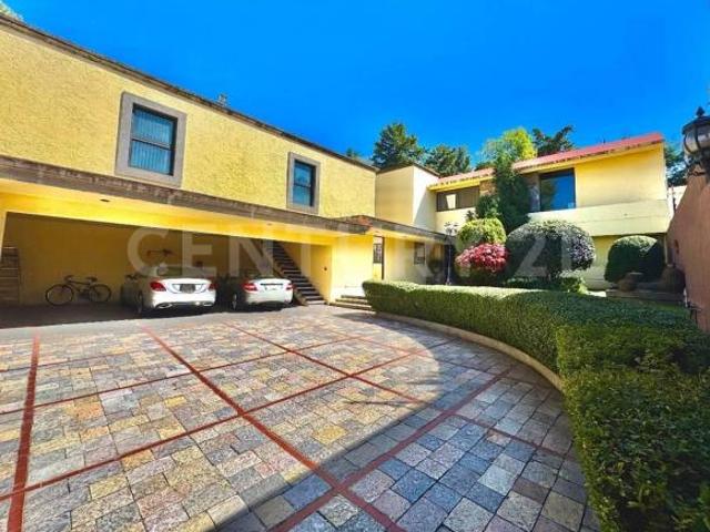 Casa en Venta Club de Golf las Fuentes con Jardín y amplio estacionamiento