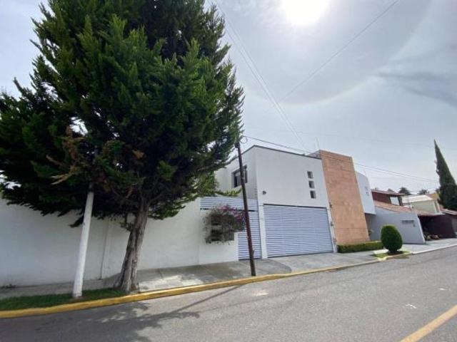 CASA EN VENTA “CLUB DE GOLF SAN CARLOS” METEPEC