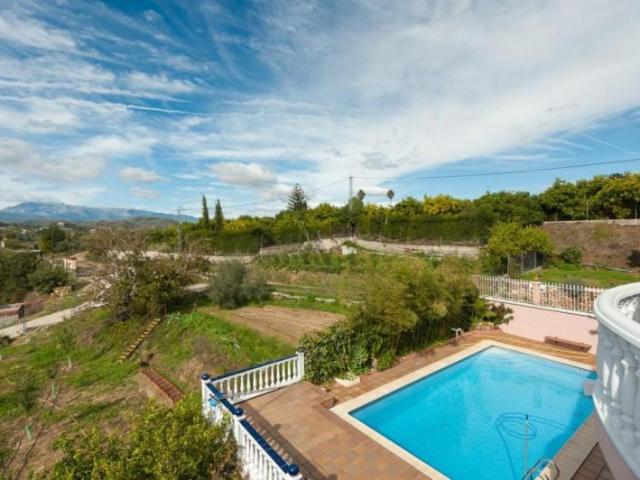 Casa en venta Coín