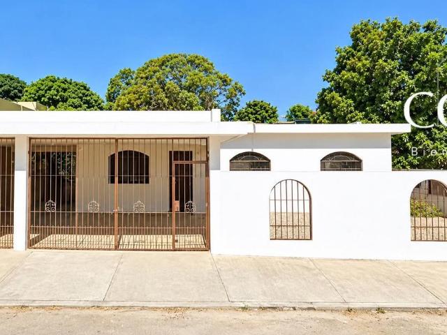 Casa en VENTA Col. Unidad nacional