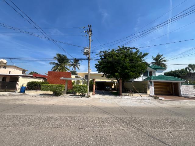 CASA EN VENTA COL. AMPLIACION U. NACIONAL CIUDAD MADERO