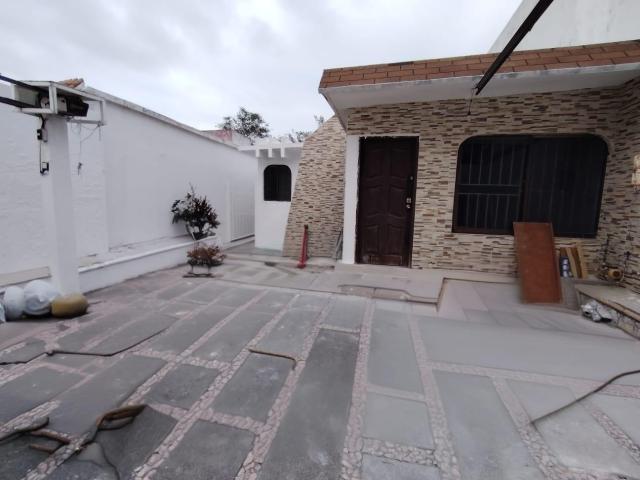 CASA EN VENTA COL. ARBOLEDAS JUNTO A FLORES DEL VALLE, S?PER UBICACI?N
