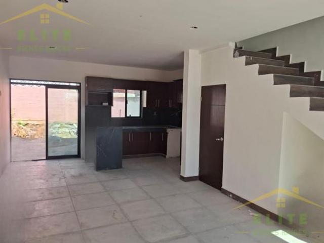 CASA EN VENTA COL. EMILIANO ZAPATA CD. MADERO