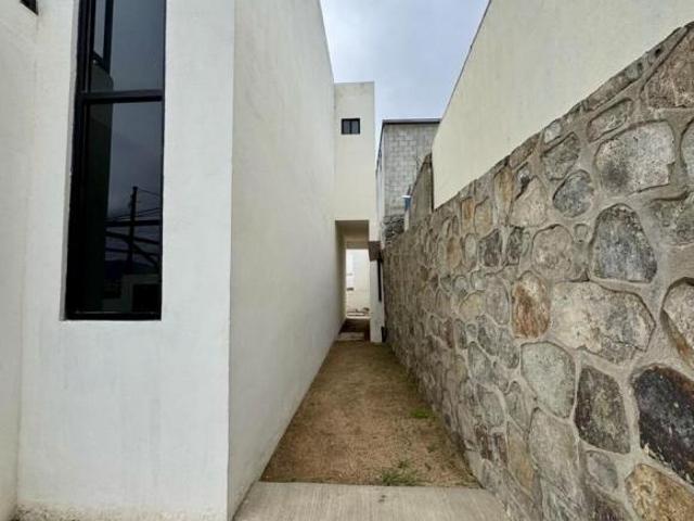 CASA EN VENTA – COL.EMPLEADOS, ENSENADA B.C