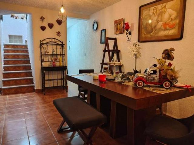 CASA EN VENTA COL. JARDINES DE SANTA JULIA León Guanajuato