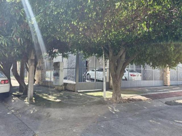 CASA EN VENTA, COL. LA ESTANCIA PARA INVERSION