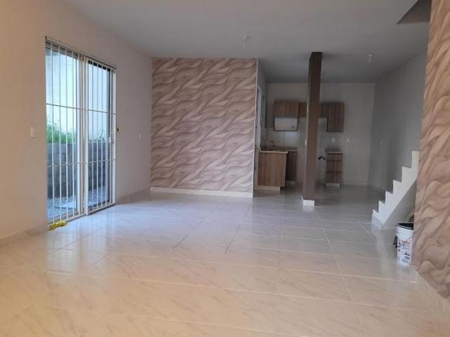 Casa en Venta Col. Loma Alta a unos pasos de Blvrd. Loma Real informes 833 137 0065