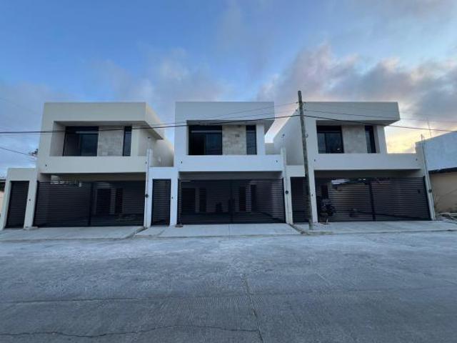 CASA EN VENTA COL. LOS MANGOS