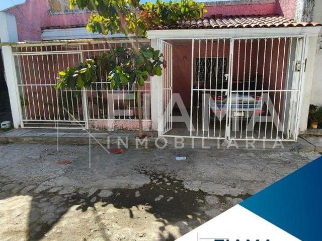 CASA EN VENTA COL. LOS SAUCES, TEPIC, NAY