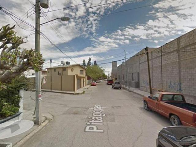 CASA EN VENTA, COL. MONUMENTAL, CD. JUÁREZ, CHIHUAHUA ¡REMATE BANCARIO!