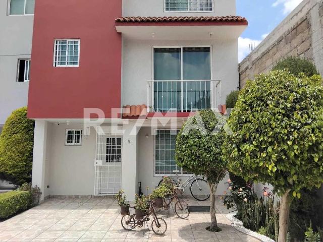 Casa en Venta, Col. San Lorenzo Tepatitlán, Toluca, Estado de México