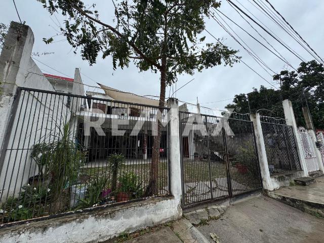 Casa en Venta, Colonia Jardínes de champayan, Ciudad Tampico