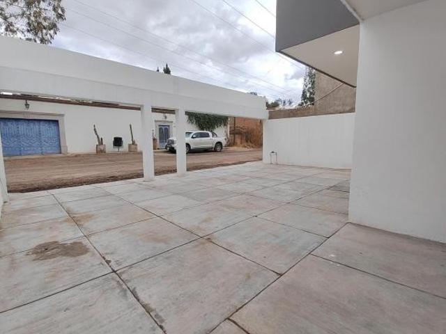 Casa en Venta Colonia las Margaritas con 4 recamaras 1 en planta Baja 4
