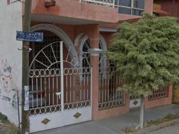 Casa en Venta. Colonia Las Reynas. Salamanca, Guanajuato