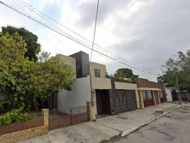 CASA EN VENTA COLONIA MARTOK, APROVECHE PRECIO PROMOCIÓN POR REMATE!