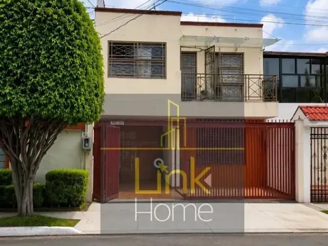 Casa en Venta, Colonia Nueva Santa María 100% renovada