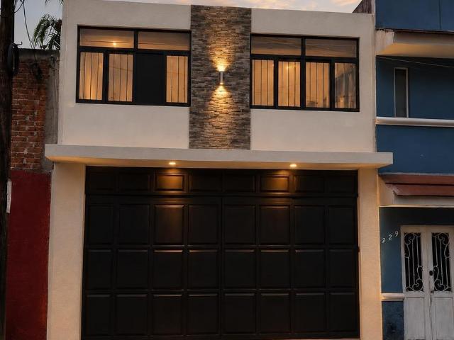 Casa en venta Colonia San Sebastian Cerca de Torres landa y La merced