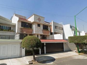 CASA EN VENTA COLONIA PASEOS DE TAXQUEÑA POR REMATE, EXCELENTE OPORTUNIDAD!