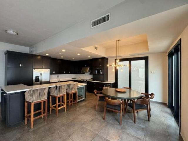Casa en venta Colonia Raquet Club, enseguida de consulado americano en Hermosillo, Sonora