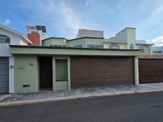 Casa en Venta Colinas del Cimatario Querétaro Amplios Espacios