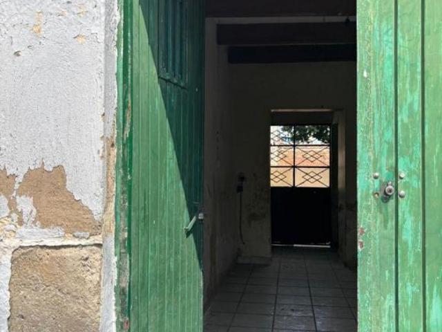 CASA EN VENTA COMO TERRENO COL DEL FRESNO