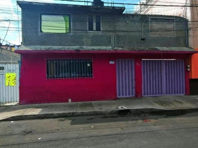 CASA EN VENTA COMO TERRENO EN AGRICOLA ORIENTAL, CDMX, 305M2