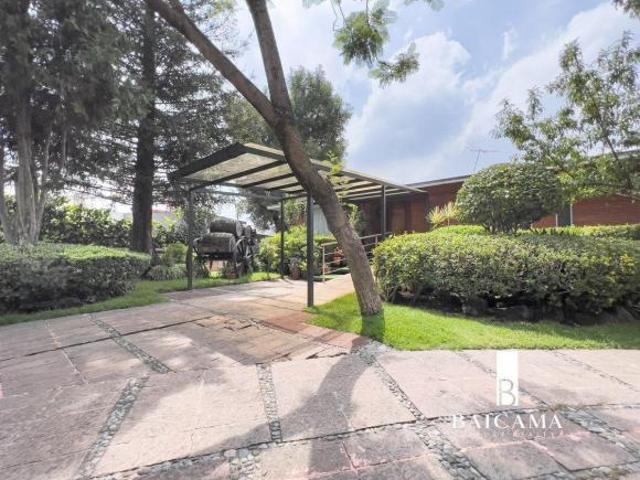 Casa en Venta como Terreno en Bosques de las Lomas