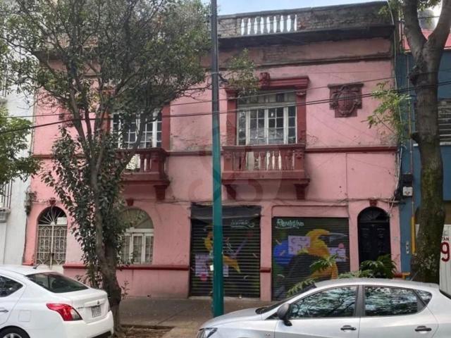 Casa en venta como terreno en Roma Norte