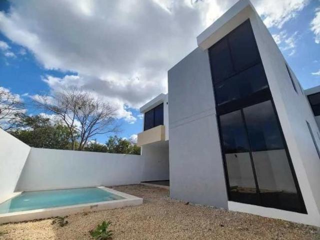 Casa en venta con 4 habitaciones en temozon norte merida