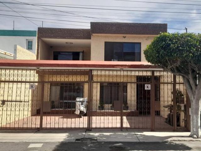 Casa de Oportunidad en Jardines de la Hacienda, Querétaro