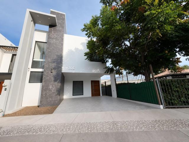 Casa en venta con 4 rec?maras y Roof Top en El Mayorazgo