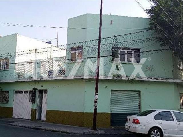 Casa en venta con 5 Departamentos en Casas Alemán GAM