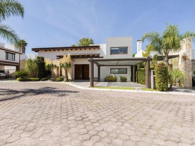 ¡Casa en venta en Zavaleta!