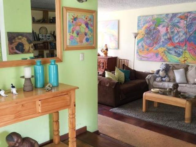 CASA EN VENTA CON 6 DORMITORIOS EN SURCO