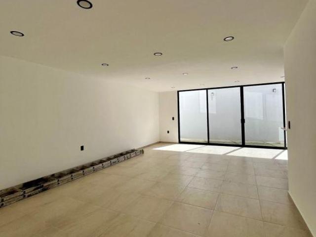 Casa en Venta con 210 m2 construcción 3 recámaras king en cañadas del arroyo