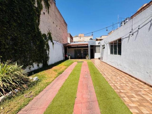 Casa en venta con 276 m² de terreno y 3 recámaras en Independencia Oriente