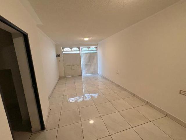 Casa en Venta con 2 Unidades Rentables en calle Luna Barrio de Analco 4