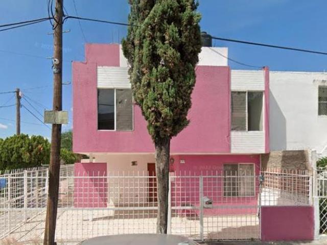 Casa en venta con 3 habitaciones de 140 m² superficie de terreno en venta en Guadalajara
