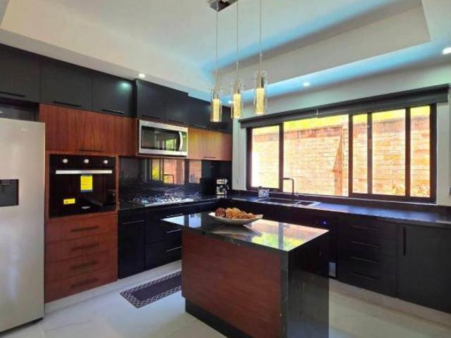 Casa en VENTA con 3 recámaras y alberca en Punta Tiburón