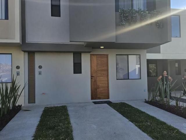 Casa en Venta con 3 Recámaras y Flex Space, enfrente de Sonterra Qro