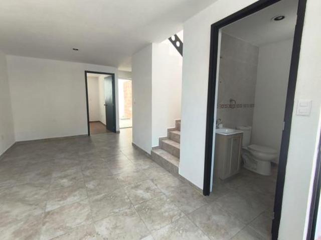 Casa en Venta con 3 Recámaras en Arboledas de Loma Bella