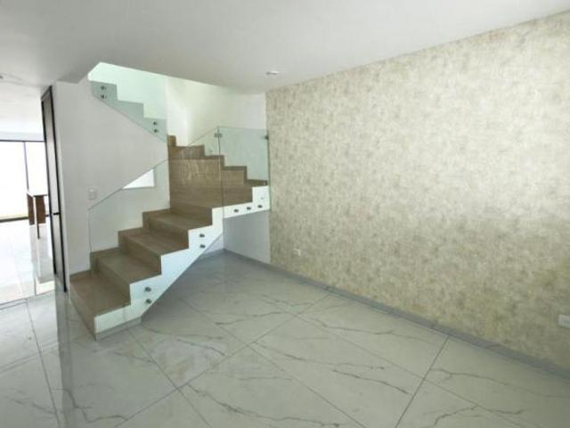 Casa En Venta Con 3 Recamaras En Granjas San Isidro