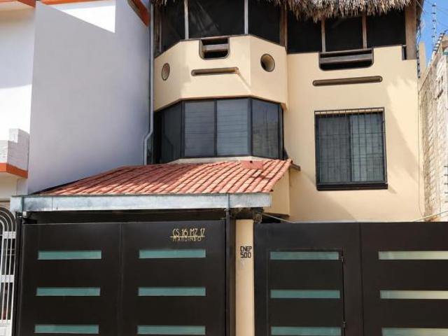 Casa en venta con 3 recámaras en La Parota fraccionamiento