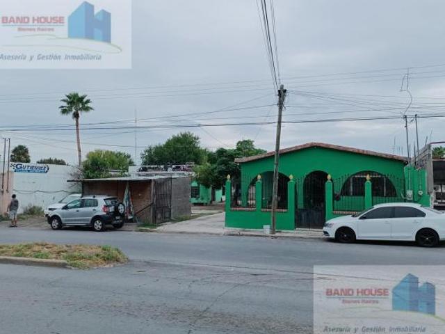 Casa en Venta con Terreno Av. Mil Cumbres, Col. Cumbres en Reynosa