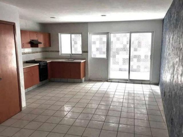 CASA EN VENTA CON TERRENO EXCEDENTE EN TESISTAN
