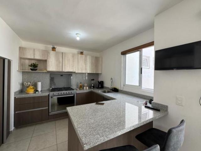 Casa en venta con terreno excedente en Corregidora