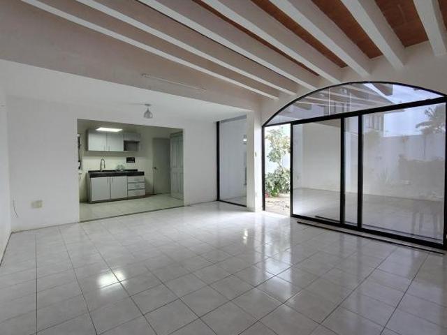 Casa en Venta con Terreno Excedente Fraccionamiento Puente Moreno