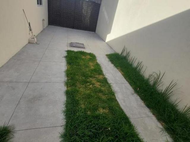 Casa en venta con tres habitaciones y terraza en Miraflores, Tlaxcala
